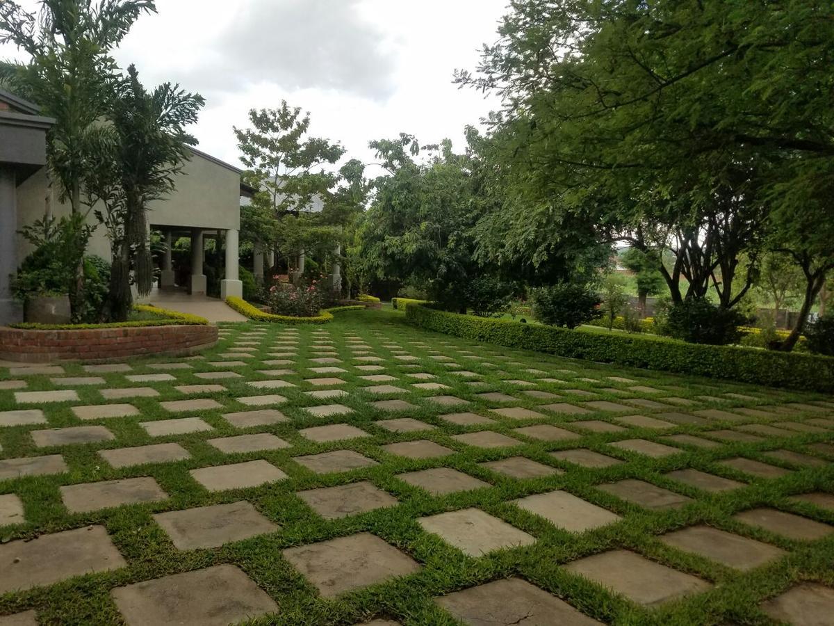 Ufulu Gardens Hotel Lilongwe Eksteriør bilde