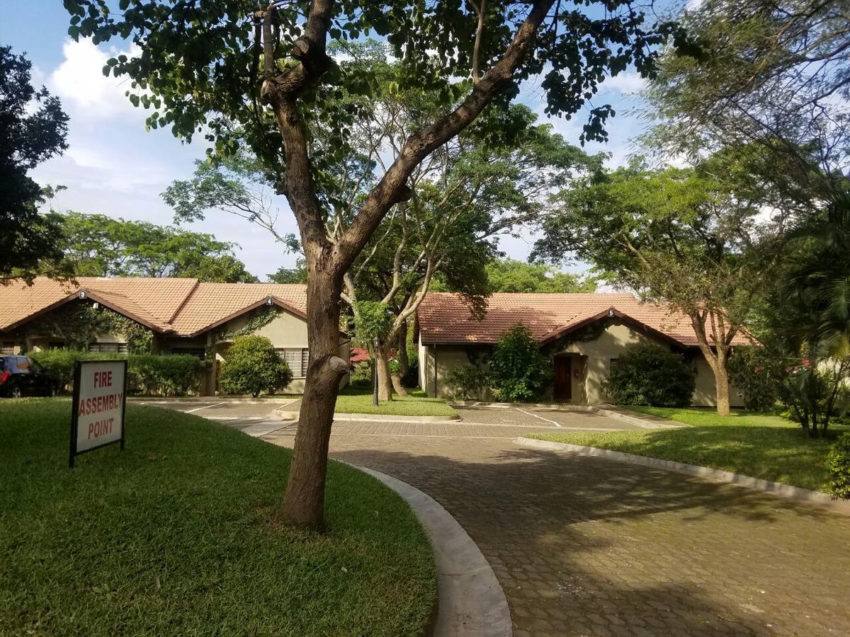 Ufulu Gardens Hotel Lilongwe Eksteriør bilde